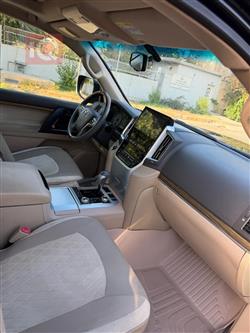 تۆیۆتا لاند کروزەر